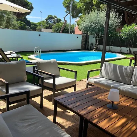 Villa Villa 10 People, 150 M From The Sea, Pool And Garden *