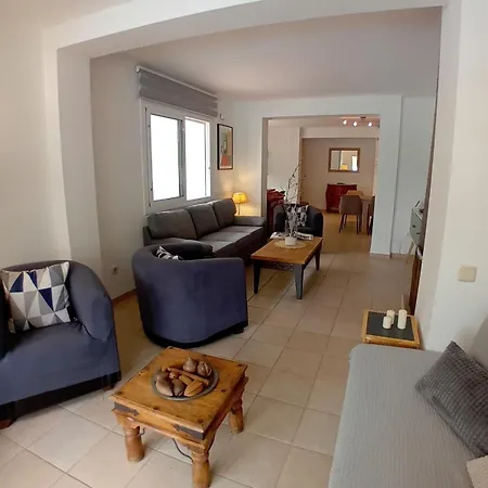 Villa 10 People, 150 M From The Sea, Pool And Garden
