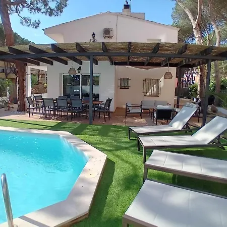 Villa Villa 10 People, 150 M From The Sea, Pool And Garden