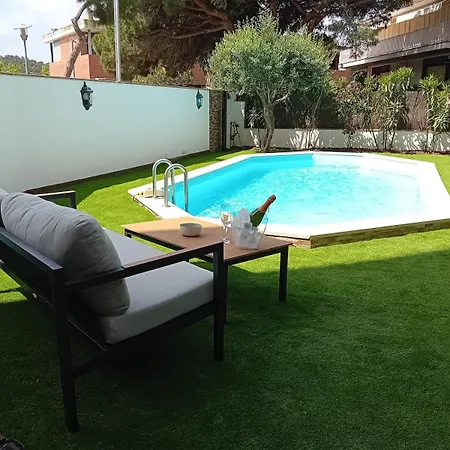 Villa 10 People, 150 M From The Sea, Pool And Garden וילה *